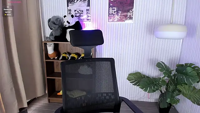 Laukyubey1 online show from 13, 4, 2026