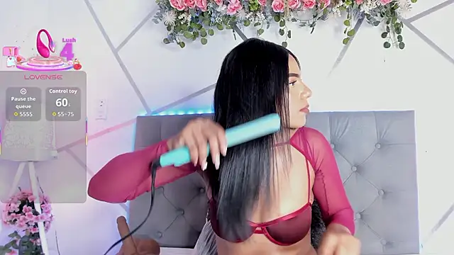 Snapshot of Khloe_Rosee chatting on 7, 2, 2026 Khloe Rosee online show from 7, 2, 2026