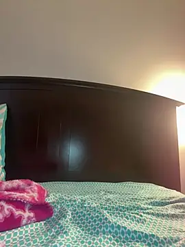 TWERKERBELL online show from 6, 2, 2026