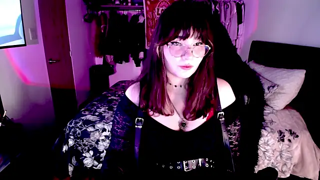 ElyNoiruwu online show from 28, 3, 2026