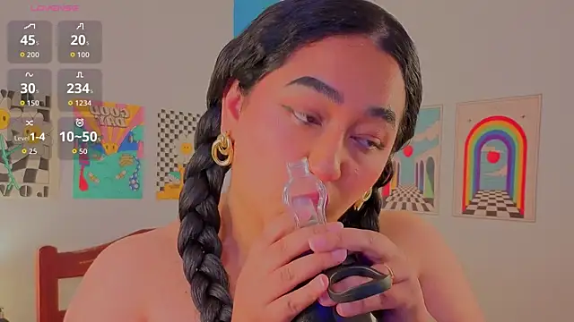 Snapshot of hipatia1moretime chatting on 4, 4, 2026 hipatia1moretime online show from 4, 4, 2026