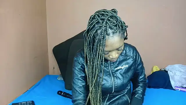 Snapshot of ForeverSexy_ chatting on 4, 5, 2026 ForeverSexy online show from 4, 5, 2026