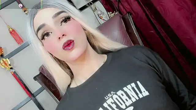 Snapshot of Maddye_Fox chatting on 26, 6, 2026 Maddye Fox online show from 26, 6, 2026