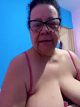 Snapshot of Luach chatting on 14, 4, 2026 Luach online show from 14, 4, 2026