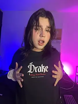 Snapshot of Daniellesins1 chatting on 10, 4, 2026 Daniellesins1 online show from 10, 4, 2026