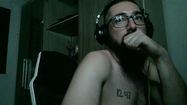 Snapshot of Redlovecouple chatting on 7, 2, 2026 Redlovecouple online show from 7, 2, 2026