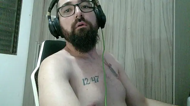 Snapshot of Redlovecouple chatting on 8, 2, 2026 Redlovecouple online show from 8, 2, 2026