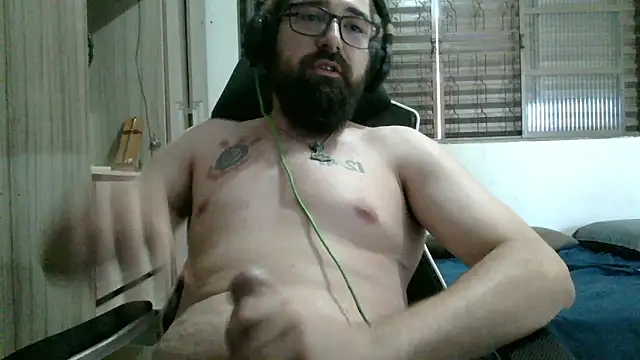 Snapshot of Redlovecouple chatting on 1, 3, 2026 Redlovecouple online show from 1, 3, 2026