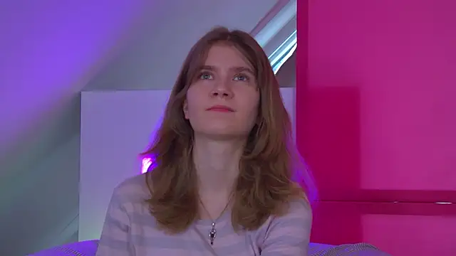 MilaMaelis online show from 15, 4, 2026