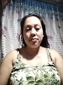 Snapshot of May_Bombs chatting on 15, 2, 2026 May Bombs online show from 15, 2, 2026