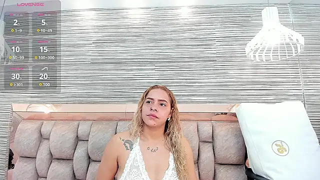 Snapshot of rossy_roose chatting on 22, 2, 2026 rossy roose online show from 22, 2, 2026