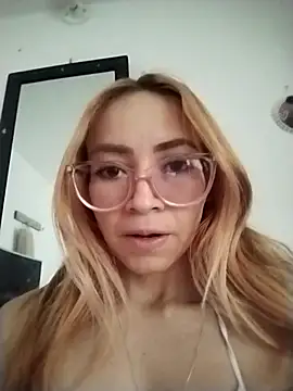 Snapshot of Katestar77 chatting on 7, 3, 2026 Katestar77 online show from 7, 3, 2026