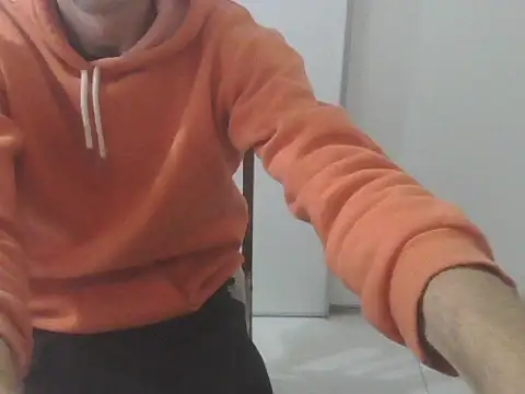 Snapshot of willyhot_hot chatting on 6, 4, 2026 willyhot hot online show from 6, 4, 2026