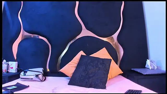 Snapshot of Vaneline2 chatting on 13, 5, 2026 Vaneline2 online show from 13, 5, 2026