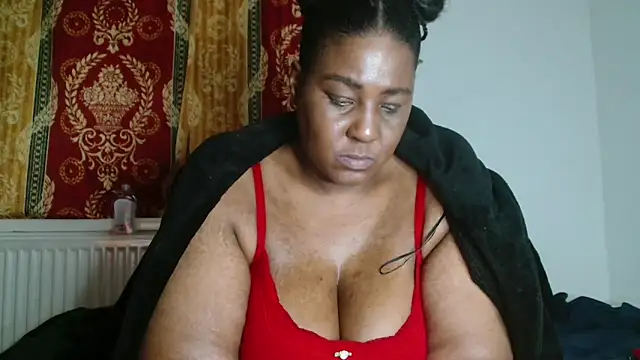 Snapshot of CurvySashia chatting on 3, 4, 2026 CurvySashia online show from 3, 4, 2026