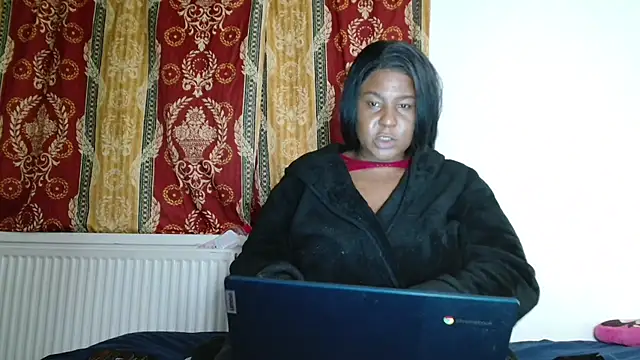 Snapshot of CurvySashia chatting on 10, 4, 2026 CurvySashia online show from 10, 4, 2026