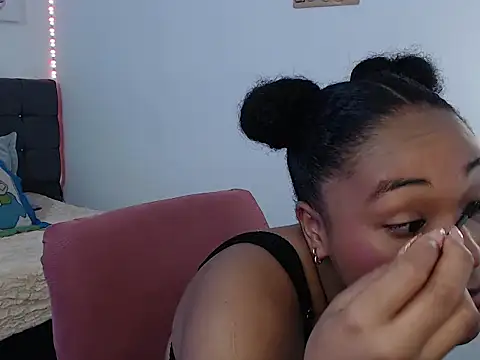 Snapshot of latin_riahnna_jp chatting on 12, 4, 2026 latin riahnna jp online show from 12, 4, 2026