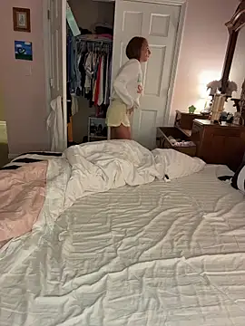 Snapshot of mooviebaby chatting on 1, 4, 2026 mooviebaby online show from 1, 4, 2026