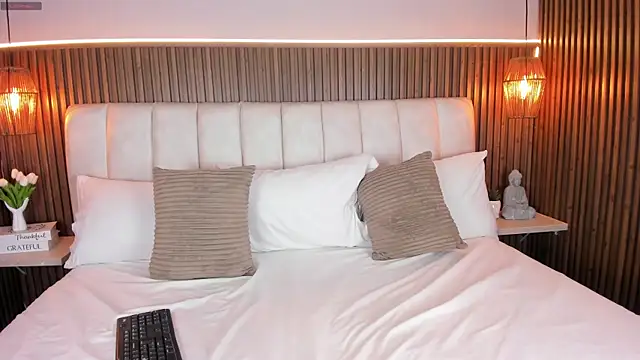 LisaLain online show from 2, 3, 2026