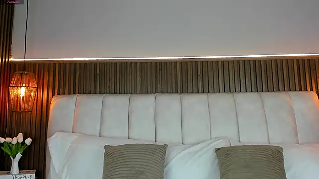 LisaLain online show from 10, 3, 2026