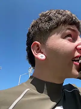 Snapshot of ARON_LUXX chatting on 1, 3, 2026 ARON LUXX online show from 1, 3, 2026