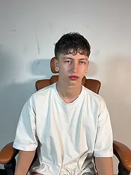 ARON LUXX online show from 1, 4, 2026