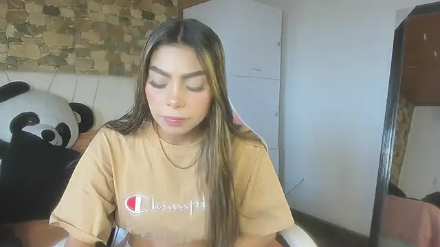 Snapshot of khaimi_ chatting on 15, 4, 2026 khaimi online show from 15, 4, 2026