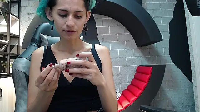 Snapshot of MiistressBlu chatting on 27, 2, 2026 MiistressBlu online show from 27, 2, 2026