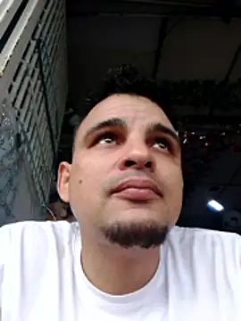 Snapshot of polla_large_active chatting on 13, 4, 2026 polla large active online show from 13, 4, 2026