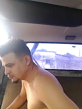 Snapshot of polla_large_active chatting on 14, 4, 2026 polla large active online show from 14, 4, 2026