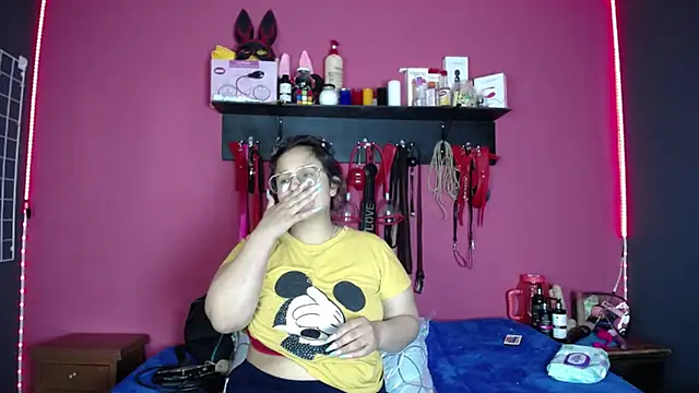 shannon queen- online show from 6, 4, 2026