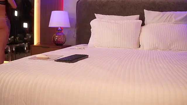 Loona Dancer online show from 24, 2, 2026