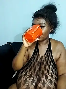 Snapshot of MissConniexxx chatting on 27, 2, 2026 MissConniexxx online show from 27, 2, 2026