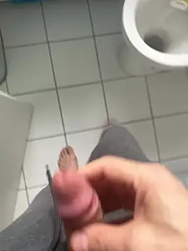 ManuelCervantes1972 online show from 12, 4, 2026