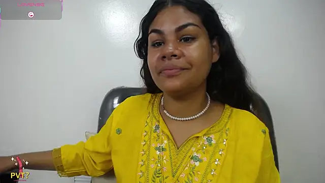 Snapshot of yaazhinii chatting on 28, 4, 2026 yaazhinii online show from 28, 4, 2026