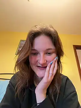 Snapshot of ViviLuu chatting on 8, 4, 2026 ViviLuu online show from 8, 4, 2026