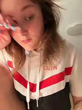 Snapshot of ViviLuu chatting on 16, 4, 2026 ViviLuu online show from 16, 4, 2026