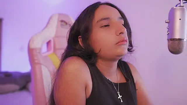  emily jonexs online show from 10, 3, 2026