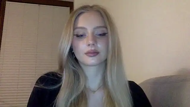 Snapshot of MayaWetDream chatting on 10, 3, 2026 MayaWetDream online show from 10, 3, 2026