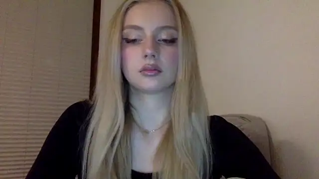 Snapshot of MayaWetDream chatting on 23, 3, 2026 MayaWetDream online show from 23, 3, 2026