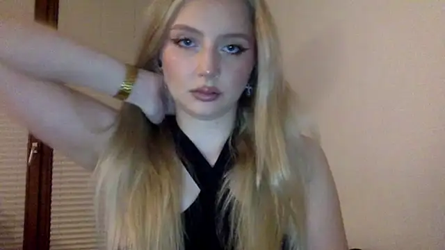 Snapshot of MayaWetDream chatting on 29, 3, 2026 MayaWetDream online show from 29, 3, 2026