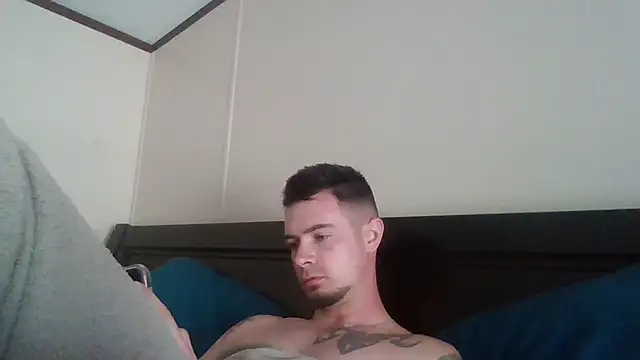 Snapshot of midnightsinz chatting on 7, 4, 2026 midnightsinz online show from 7, 4, 2026