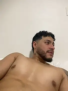 Snapshot of MattiaDupont chatting on 5, 4, 2026 MattiaDupont online show from 5, 4, 2026