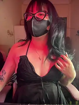 Snapshot of HaleyKin chatting on 8, 4, 2026 HaleyKin online show from 8, 4, 2026