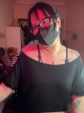 Snapshot of HaleyKin chatting on 11, 4, 2026 HaleyKin online show from 11, 4, 2026