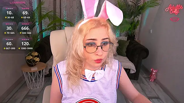 MillaLuxLove online show from 13, 4, 2026