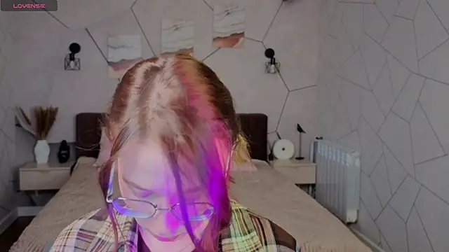  Kiki angel  online show from 31, 3, 2026