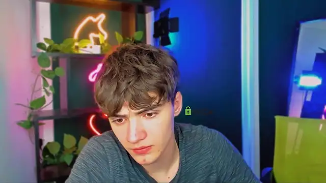 Snapshot of emil_lucky chatting on 2, 4, 2026 emil lucky online show from 2, 4, 2026