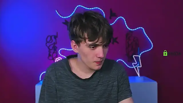 Snapshot of emil_lucky chatting on 4, 4, 2026 emil lucky online show from 4, 4, 2026