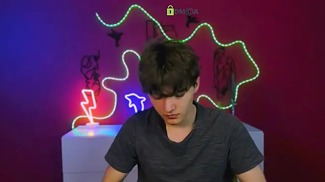 Snapshot of emil_lucky chatting on 22, 4, 2026 emil lucky online show from 22, 4, 2026